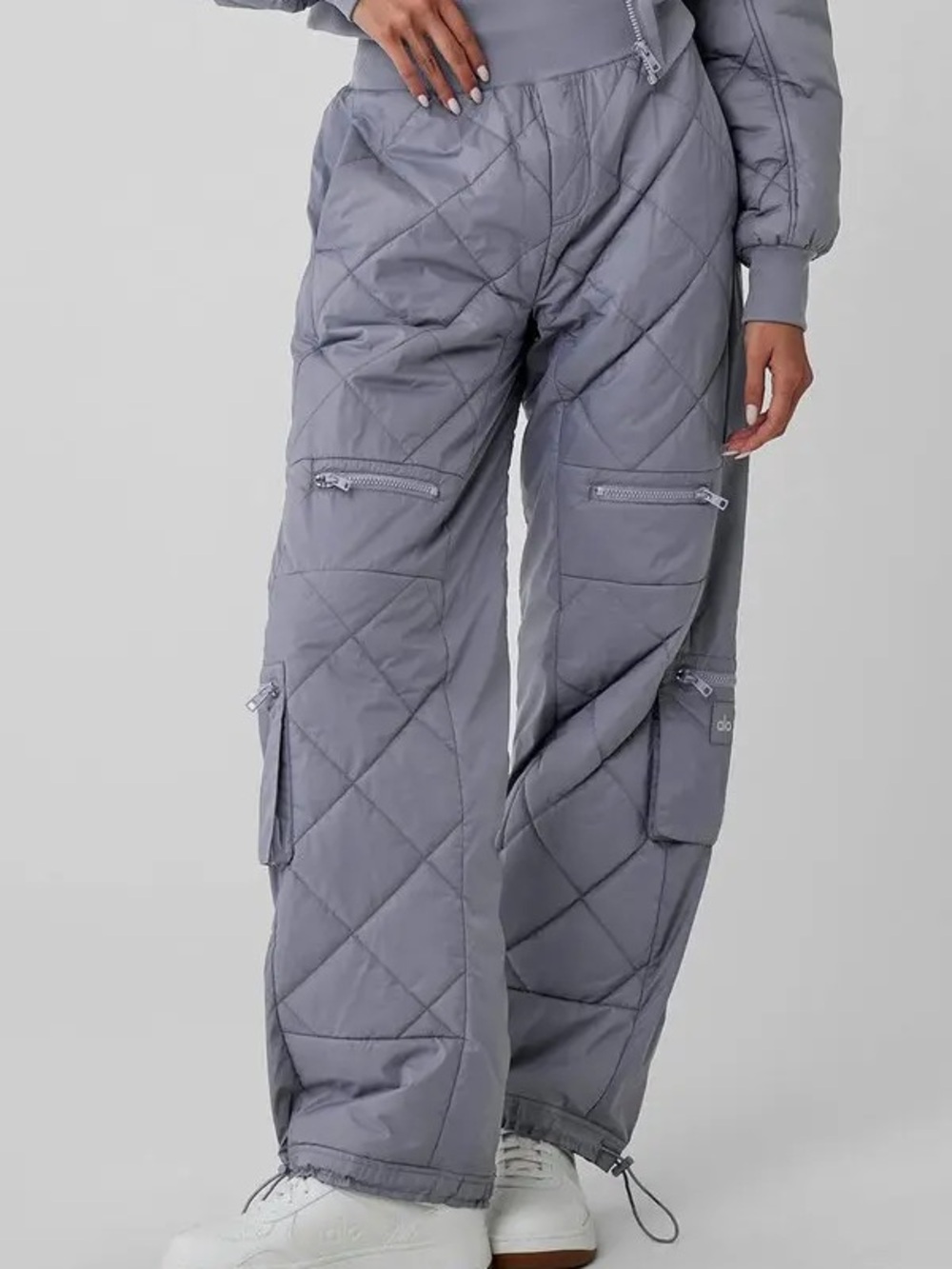 Alo Yoga High-Waist Snowrider Cargo Style Puffer Pant in Fog - NWT medium